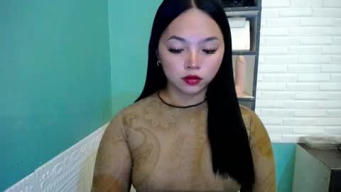 Rhaine online show from April 4, 1:59 am