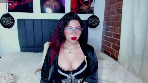  Kylie  online show from June 5, 3:54 am