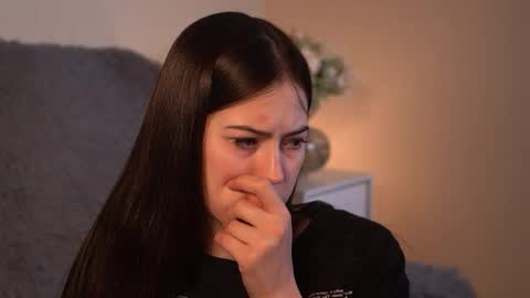 Agness online show from February 5, 1:58 pm