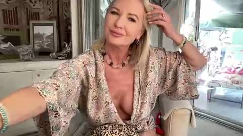 Gl1tter Barbie online show from June 14, 9:09 am