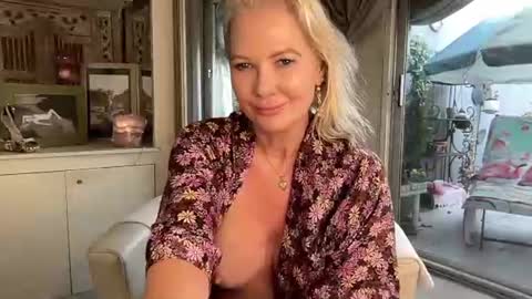 Gl1tter Barbie online show from June 17, 1:45 pm