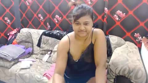 Snapshot of glitter_candy chatting on February 4, 5:23 pm glitter candy online show from February 4, 5:23 pm