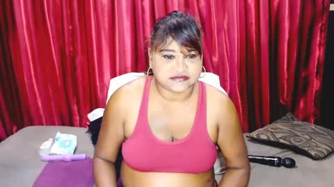 Snapshot of glitter_candy chatting on December 30, 5:02 pm glitter candy online show from December 30, 5:02 pm