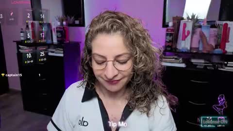 Snapshot of gloriacrespo chatting on September 15, 9:44 pm gloriacrespo online show from September 15, 9:44 pm