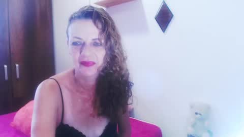 Snapshot of gloriawhitte7 chatting on December 19, 4:02 pm gloriawhitte7 online show from December 19, 4:02 pm