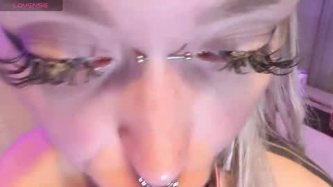 Snapshot of gloryaaaa chatting on September 14, 11:02 pm I want to make you happy and lovense online show from September 14, 11:02 pm