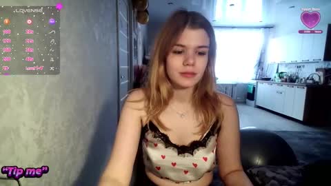 Snapshot of glossy_girl_1 chatting on February 24, 12:57 pm Roxy online show from February 24, 12:57 pm