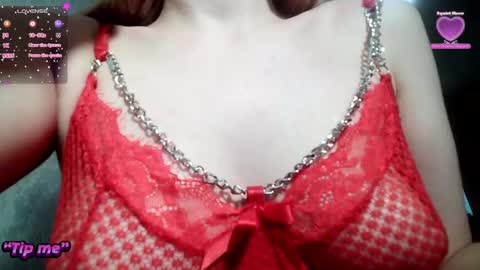 Snapshot of glossy_girl_1 chatting on December 23, 2:45 am Roxy online show from December 23, 2:45 am