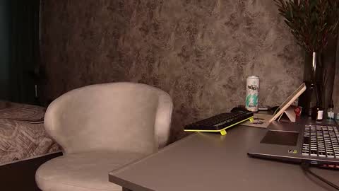 Goddess Elizabeth  NO NUDE  femdom online show from December 19, 6:05 am