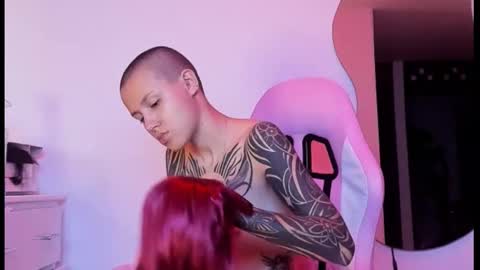 Snapshot of goddess_vee_ chatting on October 27, 5:14 am vee online show from October 27, 5:14 am