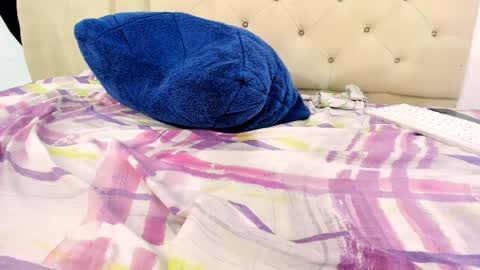 Snapshot of goddesschanell chatting on December 5, 2:09 am CHANELL online show from December 5, 2:09 am