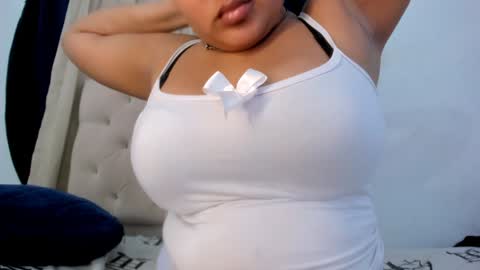 Snapshot of goddesschanell chatting on February 7, 1:04 am CHANELL online show from February 7, 1:04 am