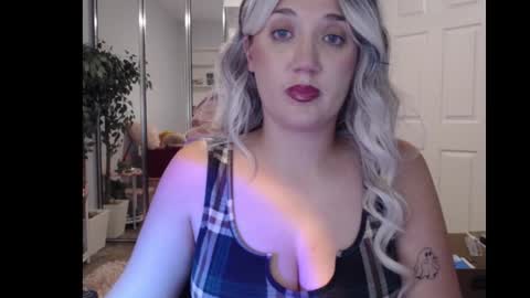 Goddess Emmy online show from November 6, 4:18 am