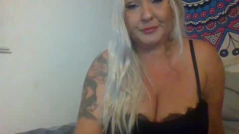 goddessmarilynblue online show from June 18, 3:52 am
