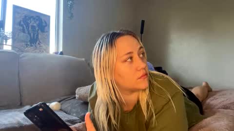 Snapshot of goddessmayvn chatting on January 12, 6:37 pm GoddessMayvn online show from January 12, 6:37 pm