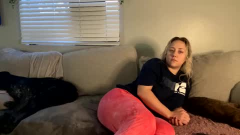 Snapshot of goddessmayvn chatting on February 1, 1:02 am GoddessMayvn online show from February 1, 1:02 am