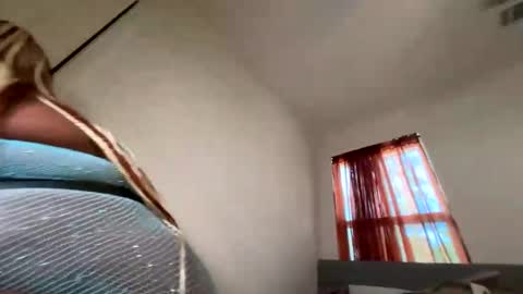 goddesstrue online show from April 8, 9:28 pm