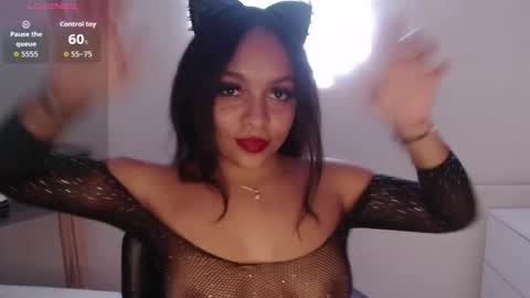golden_doll__ online show from June 16, 2:18 pm