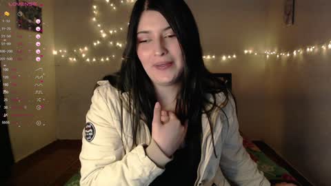 Snapshot of goldencandycotton chatting on February 4, 11:05 am goldencandycotton online show from February 4, 11:05 am