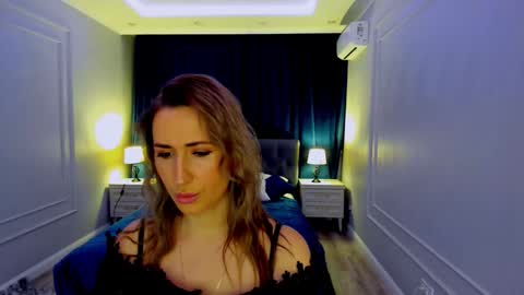 Olivia online show from November 25, 7:36 pm