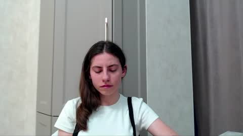 Elizabeth Effie online show from August 9, 4:43 pm