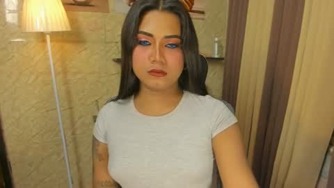 HEYY  UR LOVELY RIANA online show from July 15, 6:45 pm
