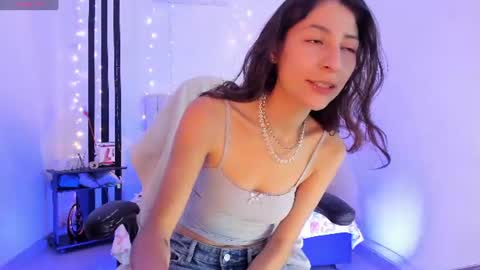 i am Jessi  I love animals and drawing I hope to get along with everyone. XOXO online show from June 18, 9:08 pm