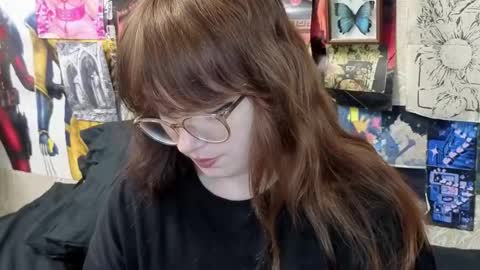 Snapshot of goth_pumpkin chatting on October 1, 8:14 pm Amy online show from October 1, 8:14 pm
