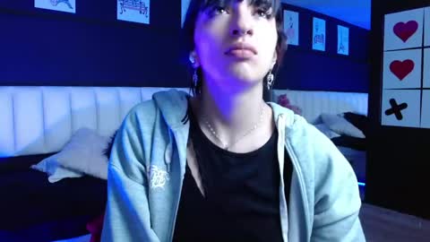 Meredith Alessandra online show from May 4, 4:38 am