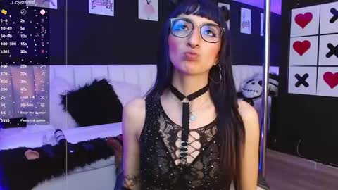 Snapshot of gotthic_met chatting on February 18, 4:04 am Meredith Alessandra online show from February 18, 4:04 am