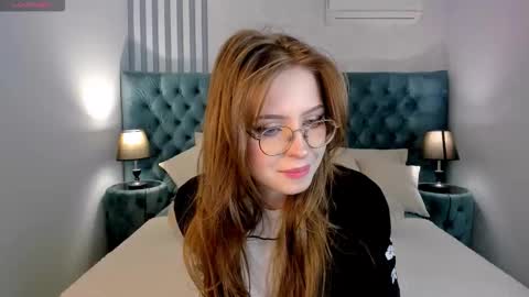 Snapshot of grace_blush chatting on September 28, 7:58 am Grace online show from September 28, 7:58 am