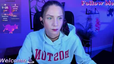 Snapshot of graycewild chatting on September 11, 11:10 am GrayceWild online show from September 11, 11:10 am