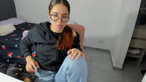 GreciaRuiz online show from November 17, 12:00 am