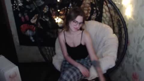 Lina online show from November 30, 1:59 pm