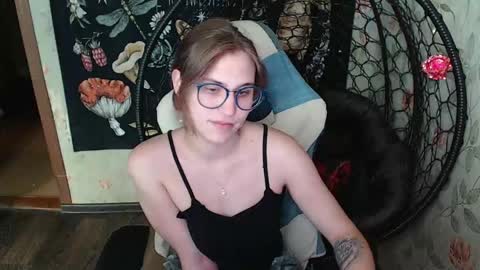 Lina online show from June 11, 8:11 am