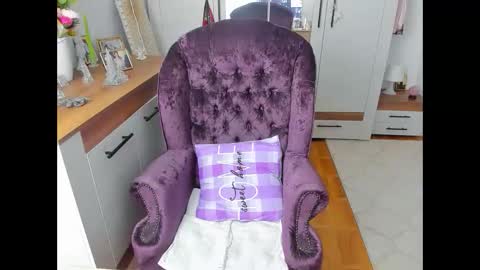 GretaMilf online show from November 21, 7:32 am