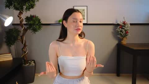 Gwen online show from March 6, 6:30 am