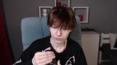 guitarandangell online show from November 21, 5:42 am