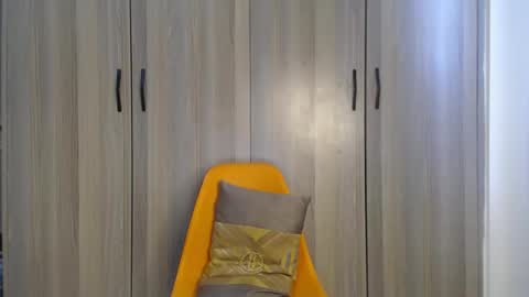 Miss Incredible online show from February 8, 1:04 pm