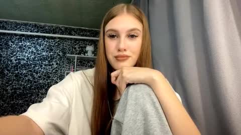 Snapshot of gwenmestayer chatting on October 11, 8:11 pm Gwen online show from October 11, 8:11 pm