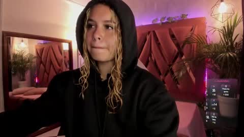 Haely online show from February 11, 11:20 am