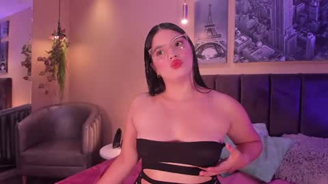 laura online show from July 22, 11:28 pm
