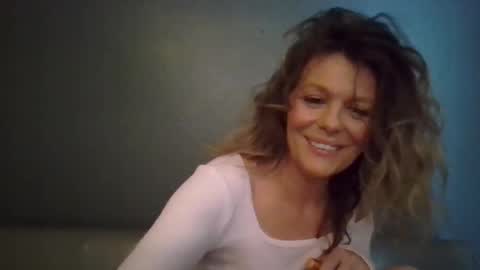 Hailey online show from November 28, 7:28 pm