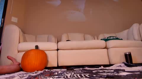 HailWilds online show from October 5, 10:15 pm