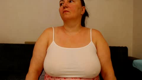hairy vicky online show from August 2, 4:10 pm