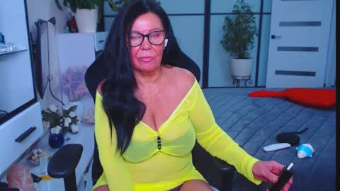 Snapshot of hairypussygranny chatting on September 26, 12:03 pm Monika online show from September 26, 12:03 pm