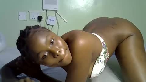 Snapshot of haizel_ebony chatting on January 4, 10:45 pm haizel online show from January 4, 10:45 pm