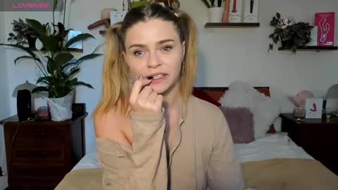 Haley online show from November 19, 8:25 am