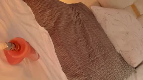 Halie  online show from July 17, 1:43 am
