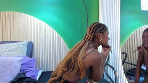 Halley Lorens online show from November 24, 7:05 pm